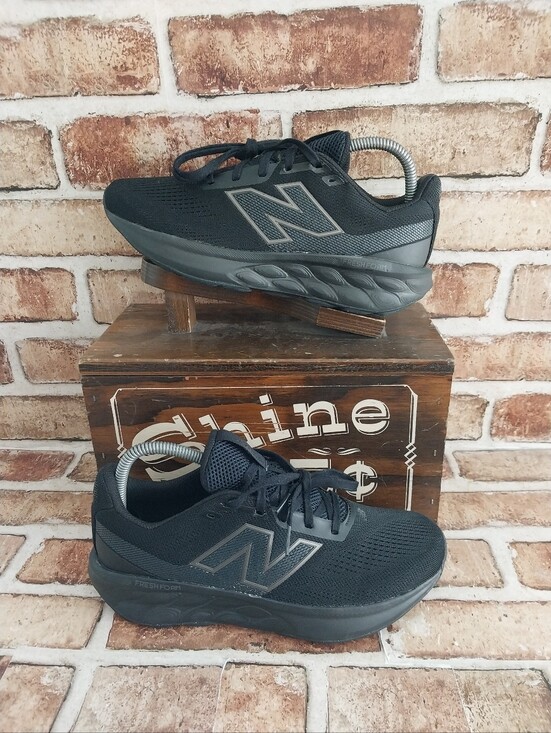 New Balance Shoes - Pre-owned 2025 New Balance Fresh Foam 520 V9